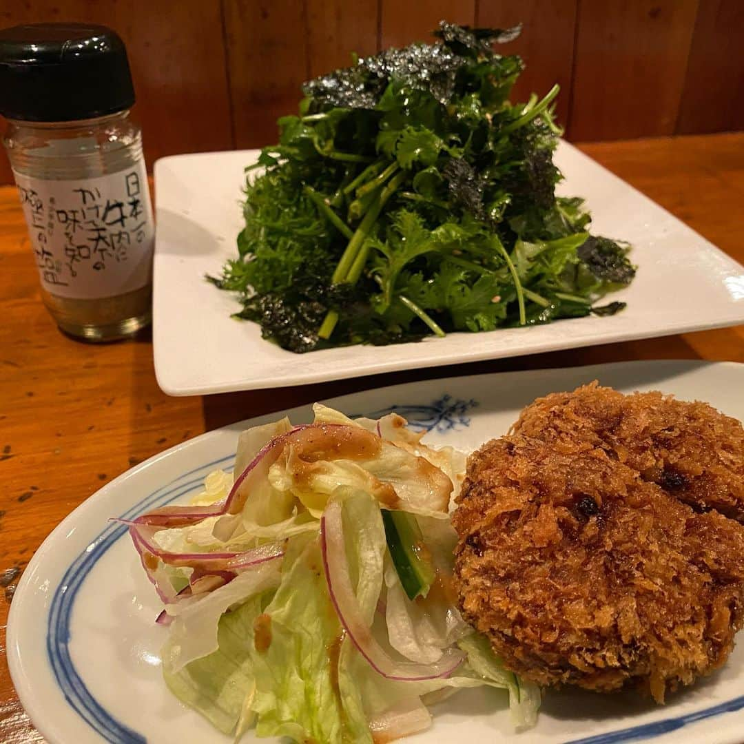 水木一郎さんのインスタグラム写真 - (水木一郎Instagram)「メンチカツに香草サラダ。もちろんいつも一緒の極上の塩でいただきました。 #メンチカツ #香草サラダ  #極上の塩  #水木一郎」2月15日 11時14分 - ichiromizuki