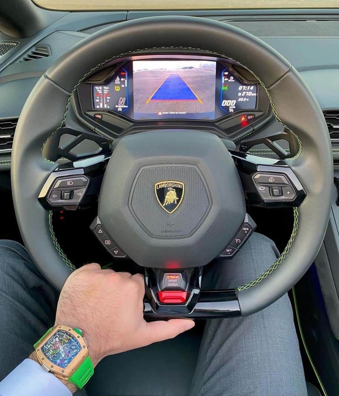 The Luxury Lifestyle Magazineさんのインスタグラム写真 - (The Luxury Lifestyle MagazineInstagram)「Behind the wheel of the Lamborghini Huracan EVO 🔥   By: @karim.supercars, @luxurylifestyleauto」2月15日 11時15分 - luxurylifestylemagazine
