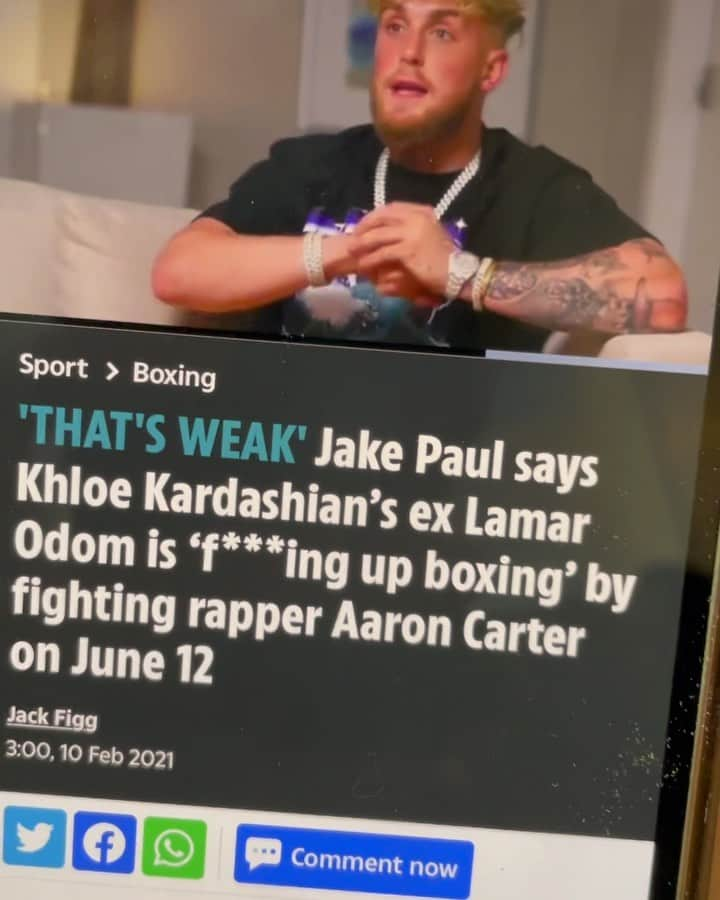 アーロン・カーターのインスタグラム：「First of all little homey you have no idea what I’m doing w my trainer no idea how long I’ve been studying martial arts so make sure you check yourself before you wreck yourself anybody a little fucker over here you’ll never sell 75 million records OK and if this fight is bigger than yours oh boo-hoo cry about it get over it I could give two shits about your jealous ass comments in this interview. but I don’t mind using y’all’s asses for clout lol #Salty #Jealous #JakePaul I’m a street fighter homie. How many times has your nose been broken? I’ve been jumped multiple times by drug dealers and I’m still GD 4 life. @jessestrader135 y’all fucking up doubting me.」