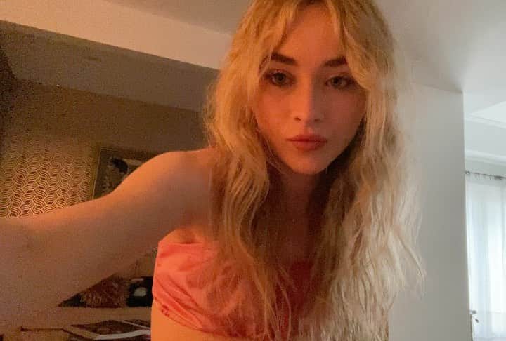 サブリナ・カーペンターのインスタグラム：「an original for all the lovers at home 🧸 this is called ‘before i had love’」