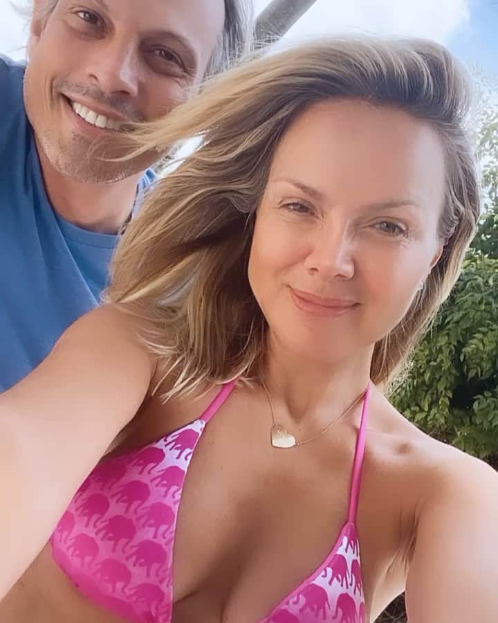 Eliana Michaelichin Bezerraのインスタグラム：「Uma brisa de amor neste domingo de Valentine’s Day ❤️ Que bico é esse Eliana? Kkk #mydate #6anos #valentinesday」