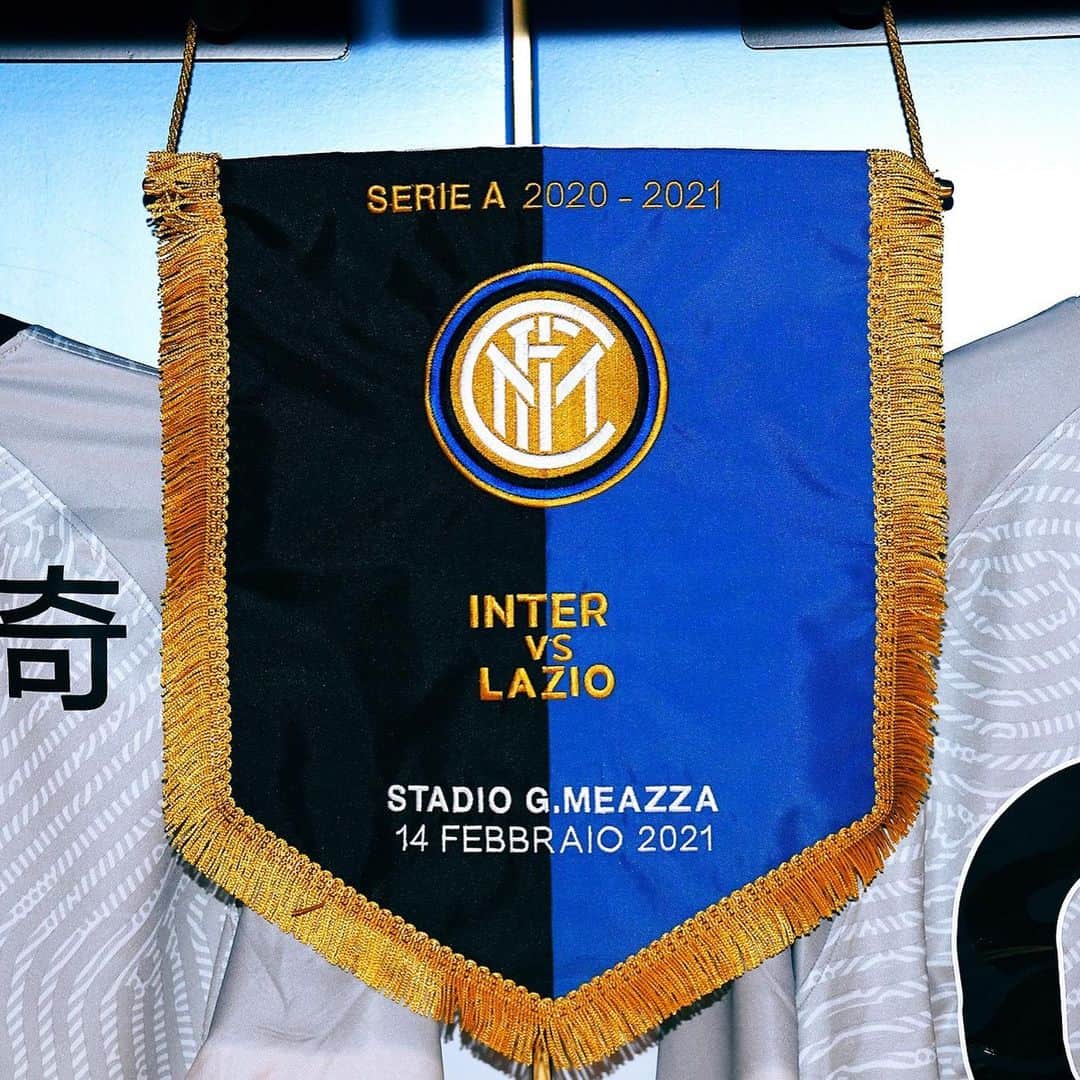 インテルナツィオナーレ・ミラノさんのインスタグラム写真 - (インテルナツィオナーレ・ミラノInstagram)「HERE WE ARE! 🏟⚡️👕 We're here at San Siro and will be wearing our celebratory #InterCNY shirt today! #InterLazio #Inter #ForzaInter #SerieA #Football #LunarNewYear」2月15日 2時47分 - inter