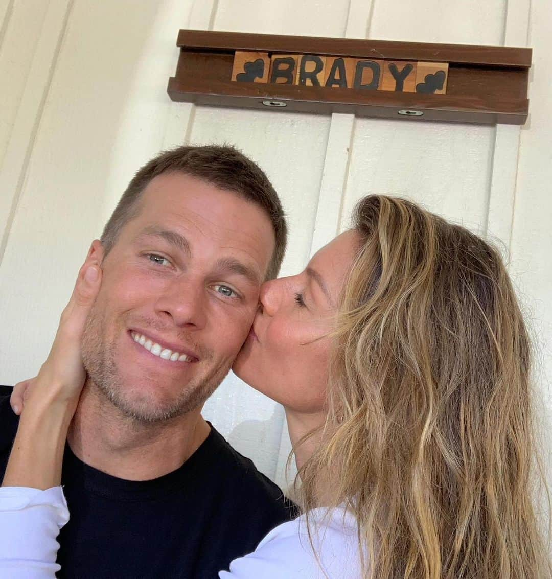 ジゼル・ブンチェンさんのインスタグラム写真 - (ジゼル・ブンチェンInstagram)「My forever lovvvey! ❤️ #happyvalentinesday」2月15日 3時04分 - gisele