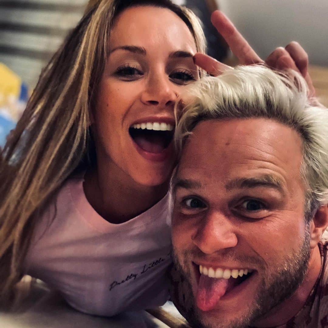 オリー・マーズのインスタグラム：「A lockdown Valentine’s would have been shit without this bundle of loveliness! Happy Valentine’s Day my darlin ❤️👌🏻☺️」