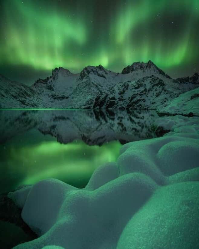 instagoodのインスタグラム：「Hi everyone ! @virgilreglioniphotography here ! I am Virgil Reglioni, landscape and night photographer from France, based in Northern Norway at the moment.  🇧🇻 Many wonder if it is possible to make money with photography.. and regarding my career, I made the wise choice to work as an outdoor guide and link my passion for photography into it. Working as a nature and outdoor guide, targeting challenging environments and gaining experience brings me to places where no one goes, and where photography opportunities become a strenght.  This is what I live for.」