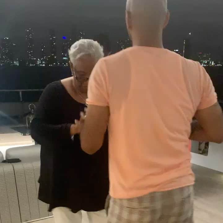 スウィズ・ビーツのインスタグラム：「Happy Valentine’s Day to my two Queens My grandmother and my Mom❤️❤️❤️❤️❤️❤️❤️❤️❤️❤️❤️❤️」