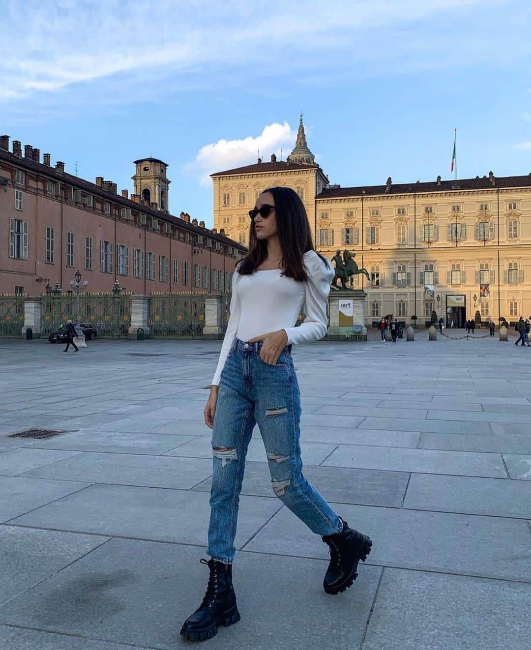 TALLY WEiJLさんのインスタグラム写真 - (TALLY WEiJLInstagram)「Bae @renna.carlotta_  is looking 🔥🔥🔥in our High Waist Mom Jeans (🔎: SPADEALEXA). Explore our full Denim selection on www.tally-weijl.com now!」2月15日 3時41分 - tally_weijl