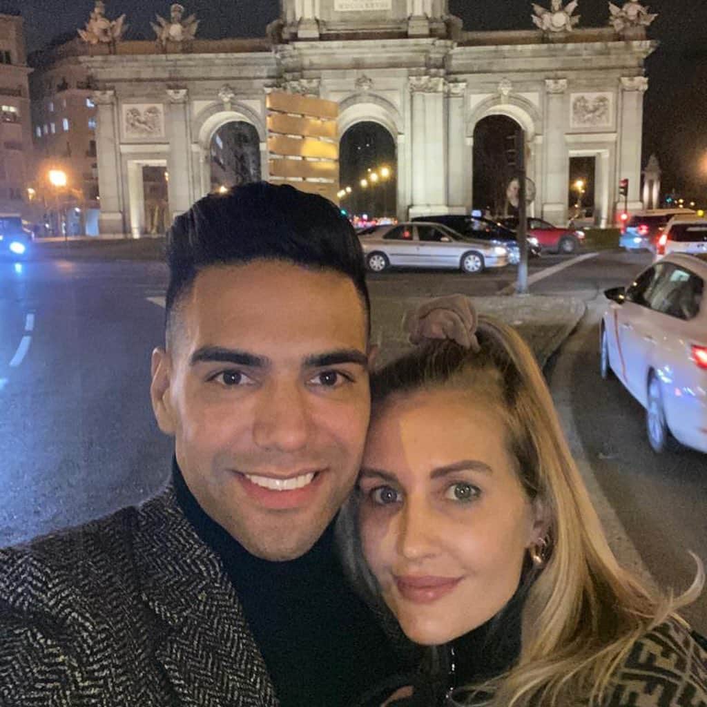 ラダメル・ファルカオのインスタグラム：「Happy Valentine’s Day amor mío. Cada día más enamorado de ti ♥️」