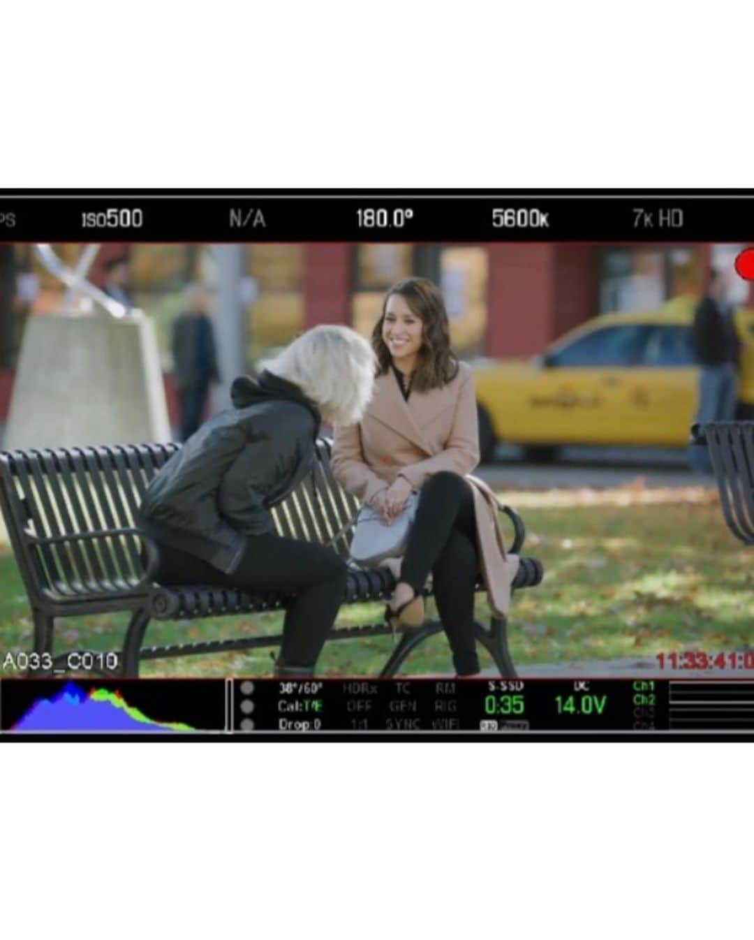 レイシー・シャベールさんのインスタグラム写真 - (レイシー・シャベールInstagram)「Happy Valentines Day! Cheers to a new Crossword Mysteries premiering tonight! Check it out at 8/7c on @hallmarkmovie So fortunate to have worked alongside so many wonderful people.  My love to you all!」2月15日 3時58分 - thereallacey