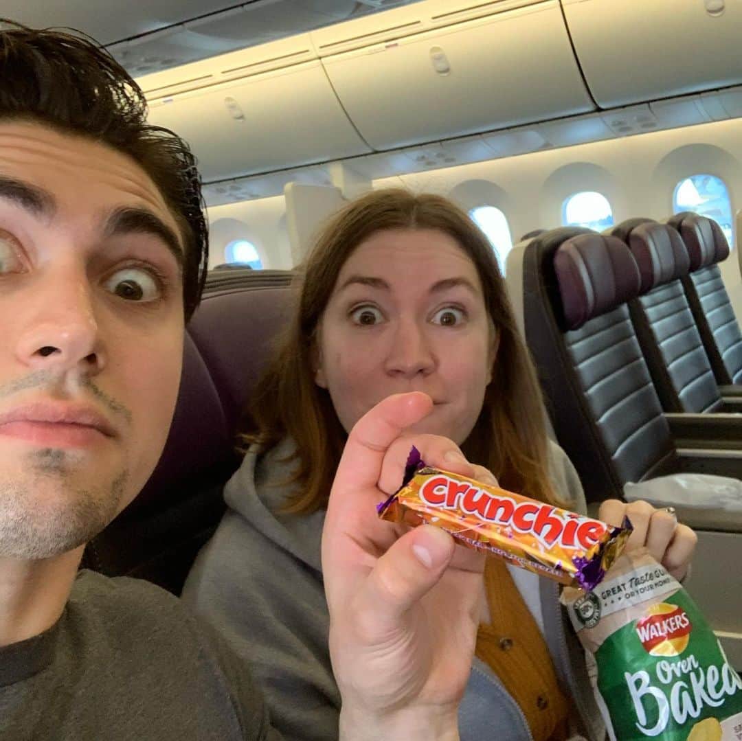 アレックス・ブノワのインスタグラム：「Whenever you find a person who will introduce you to Crunchie bars, eat tacos with you, and point at things?... You LOCK. HER. DOWN... Glad I did.」
