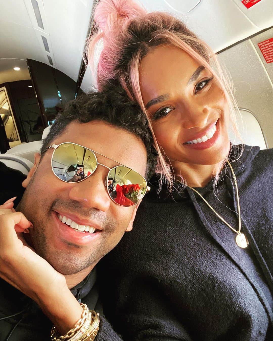 ラッセル・ウィルソンのインスタグラム：「What a feeling!!! Love you My Forever Valentine! @Ciara」