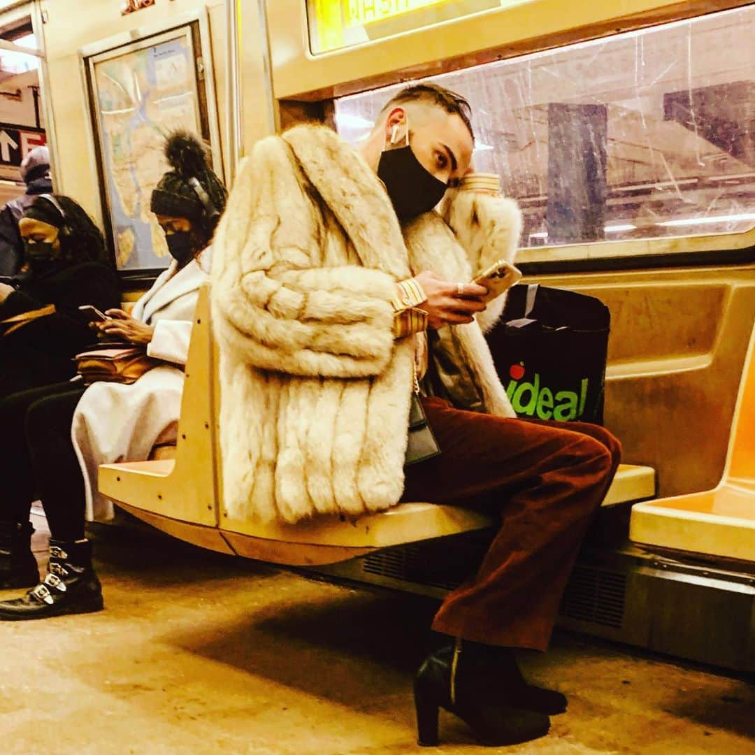 JULIEN D'YSさんのインスタグラム写真 - (JULIEN D'YSInstagram)「L’inconnu,Longtime to be in #newyork#subway #newyorker #february14.2021#valentines  day ❤️#attitude」2月15日 4時38分 - juliendys