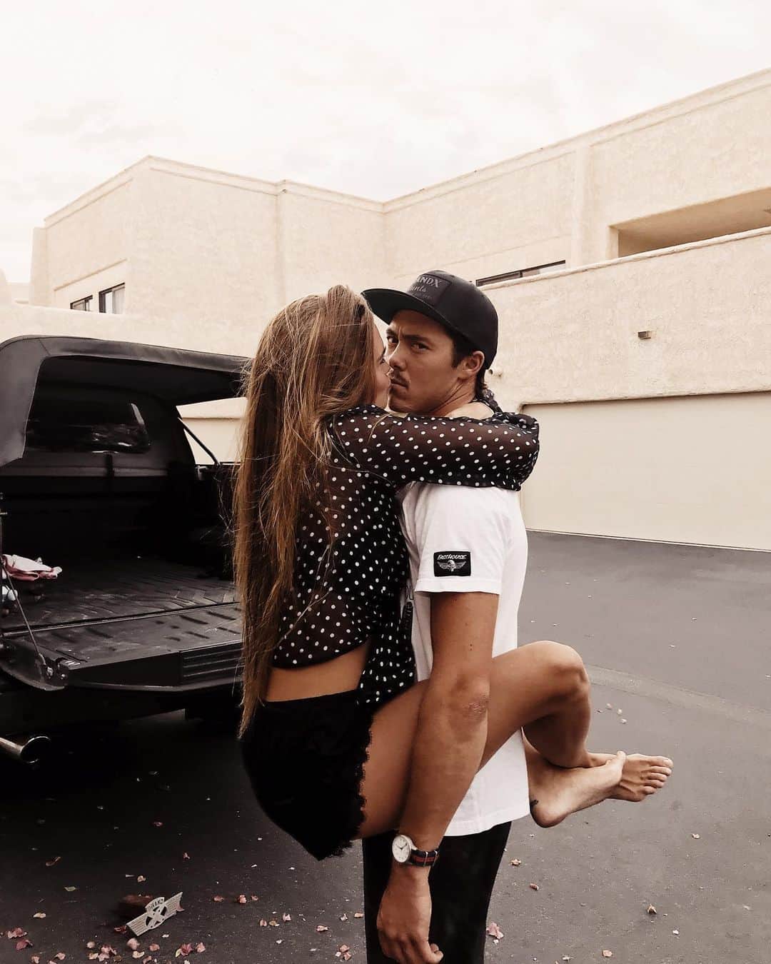ストーミ・ヘンレイのインスタグラム：「Happy Valentine’s Day from me and Mr. Happy 💘」