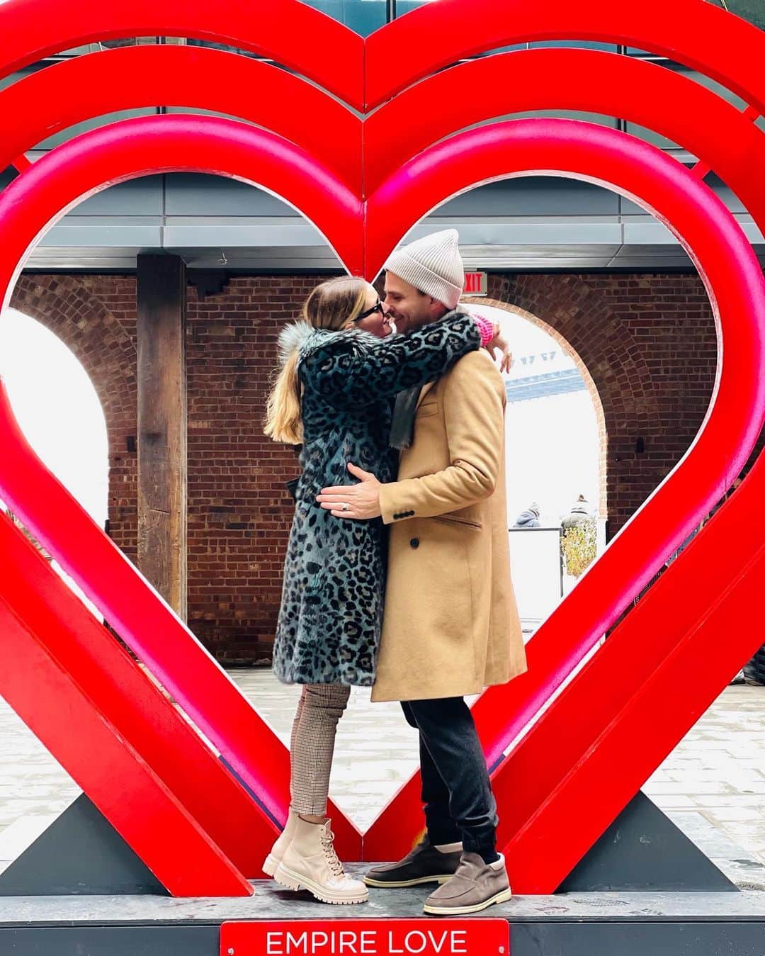 オリヴィア・パレルモのインスタグラム：「Happy Valentine’s Day my love!!! 💗😍😘💘」