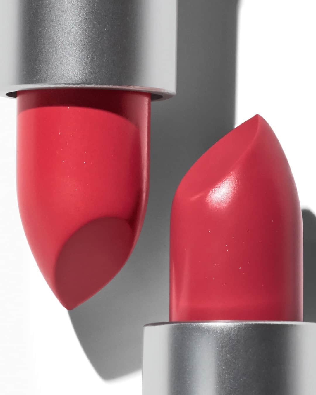 メイクアップアートコスメティックスさんのインスタグラム写真 - (メイクアップアートコスメティックスInstagram)「Glaze lips with a nourishing dose of lustrous, lightweight colour with Lustre Lipstick in See Sheer . #MACValentinesDay」2月15日 5時00分 - maccosmetics