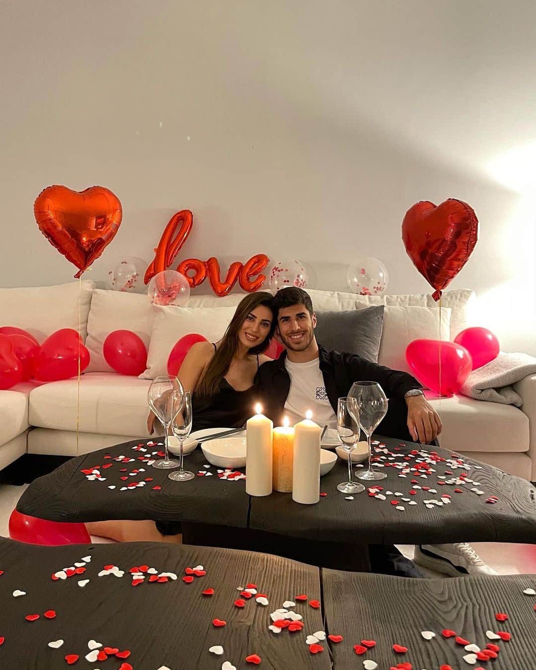 マルコ・アセンシオのインスタグラム：「Magic night with my ❤️. #SanValentín」