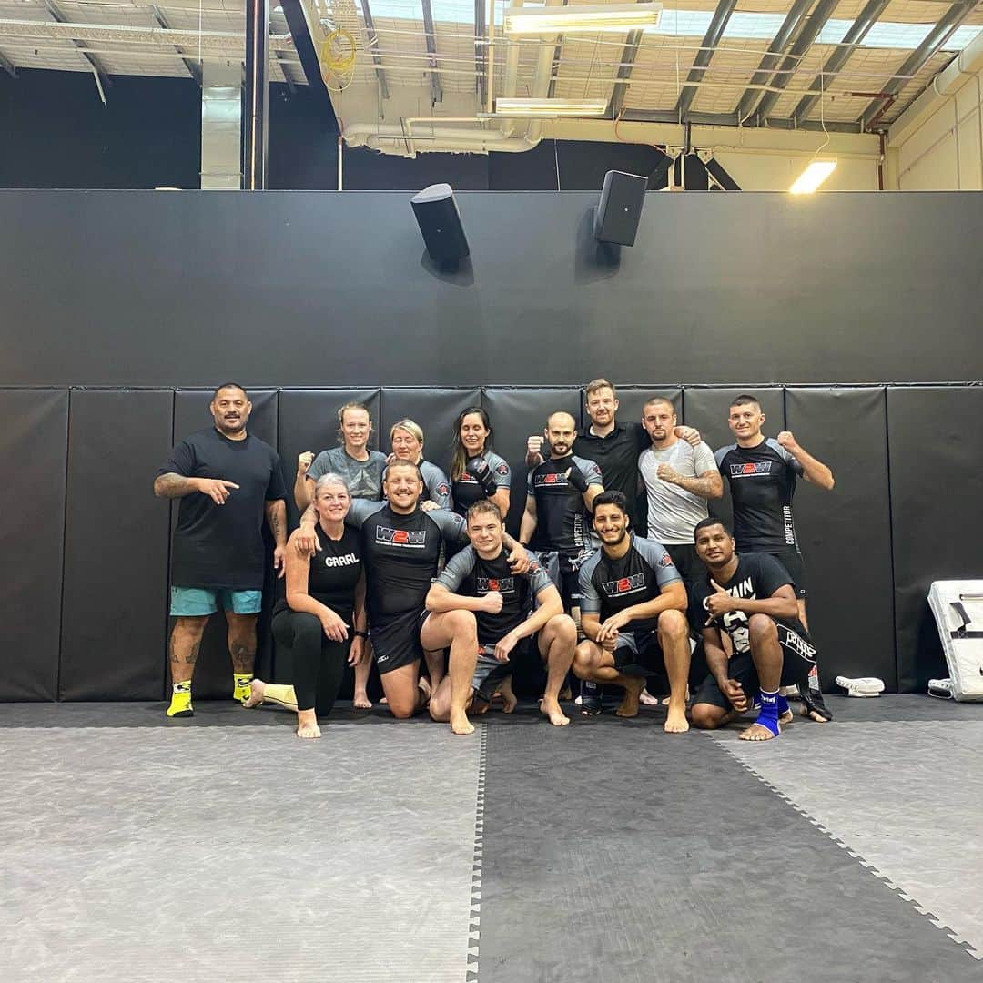 マーク・ハントのインスタグラム：「Good work today guys @wimp2warrior @richiecranny @juggernautmarkhunt see u wed 🤙🤙🤙🤙」