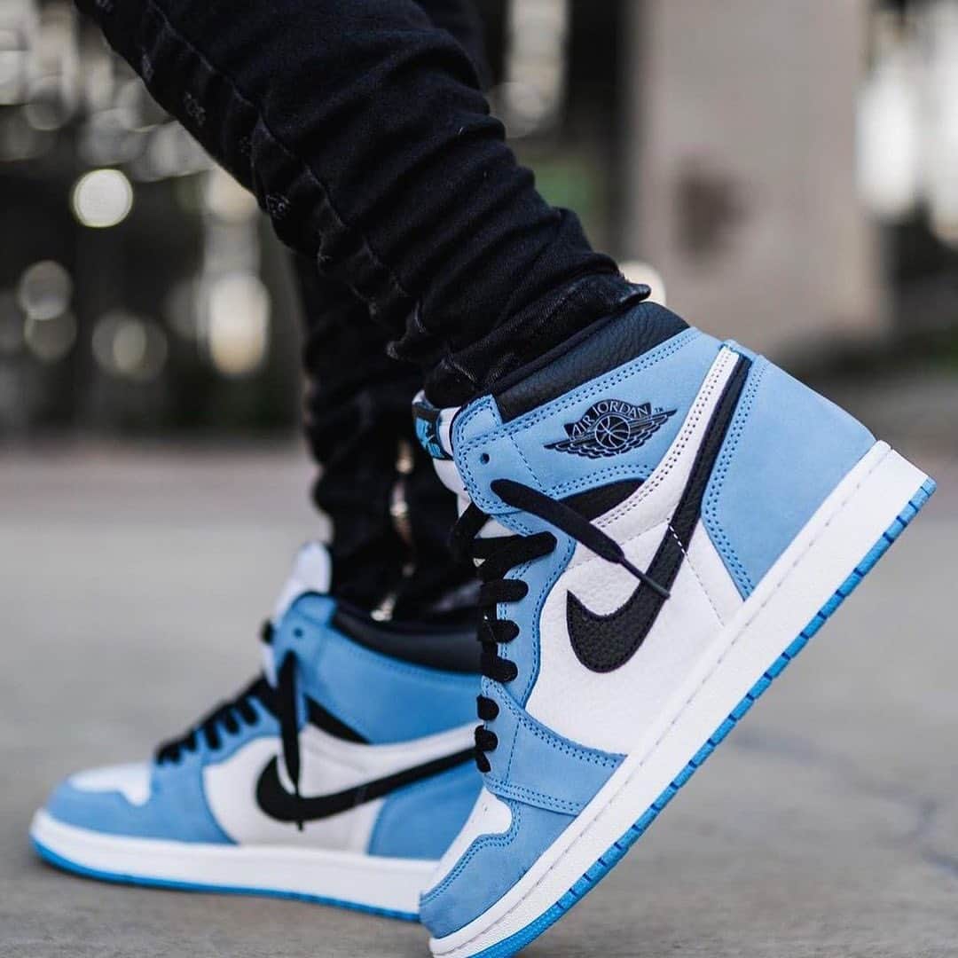Sneakgalleryのインスタグラム：「The Air Jordan 1 #UniversityBlue officially drops March 6th 🥶❄️.」