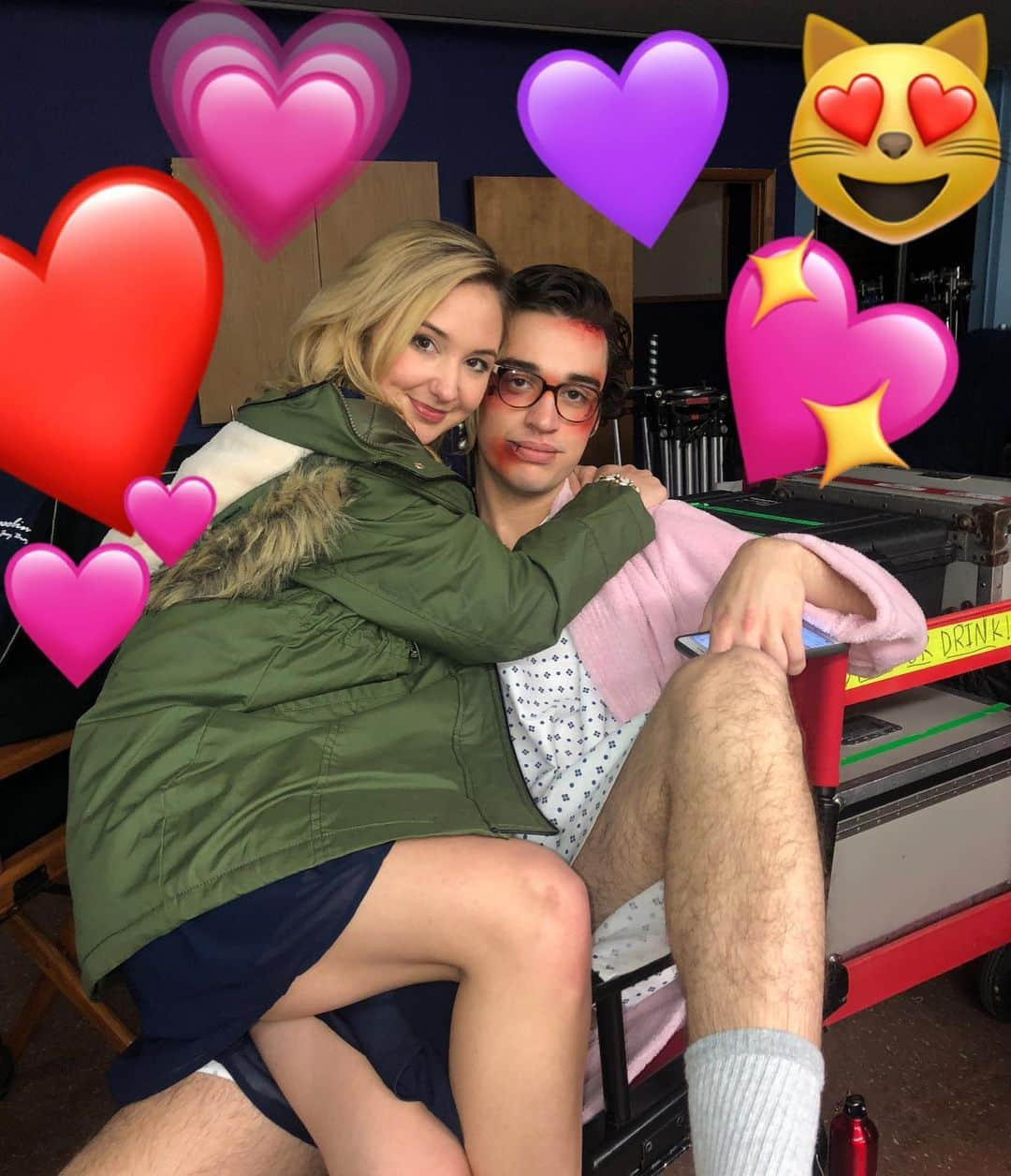 オードリー・ウィットビーのインスタグラム：「Don’t mess with me or my valentine. 😈🥰   I love you @joeybragg. Always have always will.」