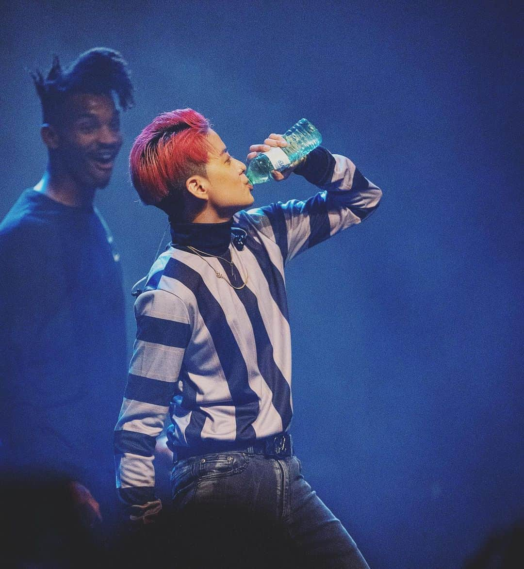 アンバー さんのインスタグラム写真 - (アンバー Instagram)「Thirsty cuz it’s Valentine’s Day? HYDRATE CUZ YOU A SEXY MOFO 💜 brought to you by Tour X   📸: @the.bentobox」2月15日 5時27分 - amberliu