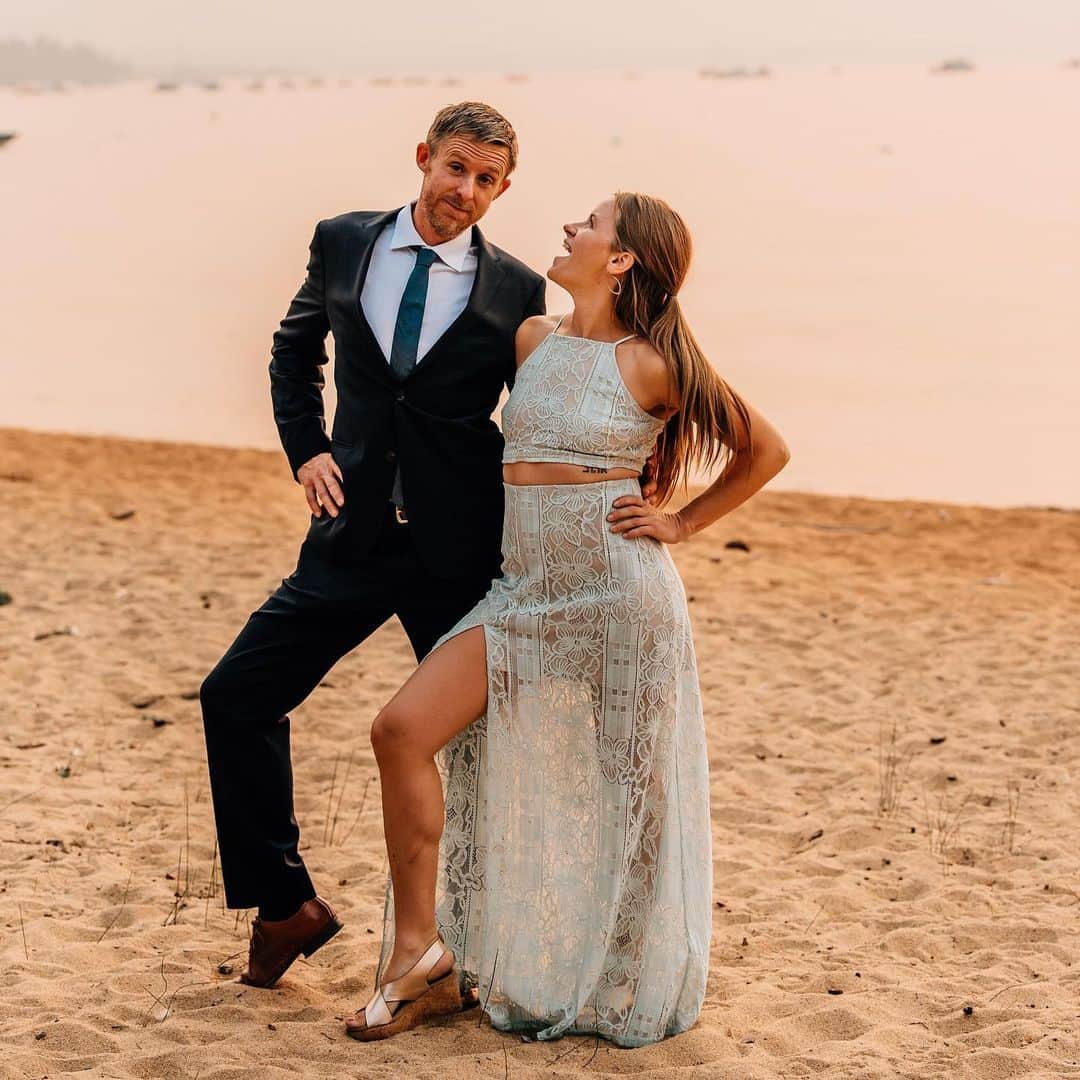 トミー・コールドウェルのインスタグラム：「I can think of a million reasons these girls are the loves of my life. I didn’t realize until picking these photos that the leg pop was one of them. Happy Valentine’s Day!」