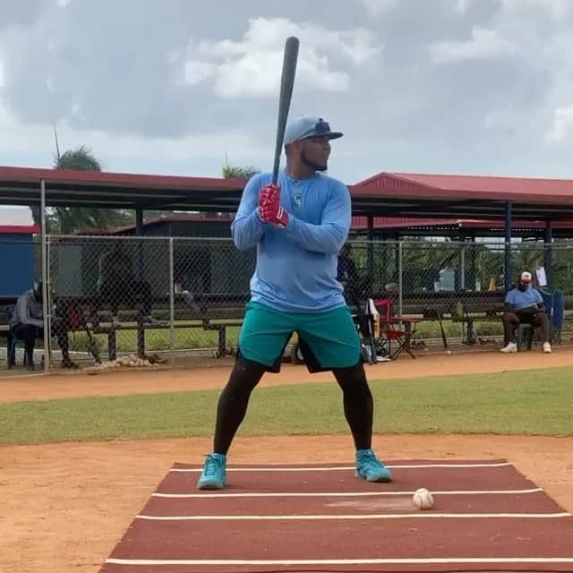 ホセ・レイエスのインスタグラム：「Voy a ti @encadwin Dios tiene el control🙏」