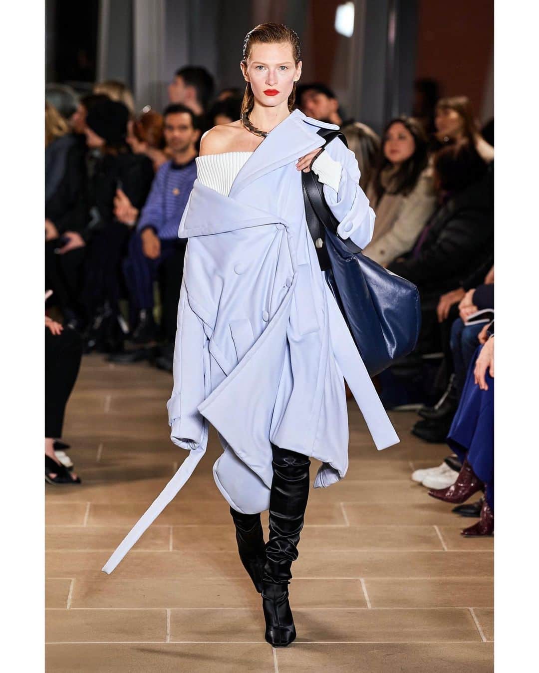 V Magazineさんのインスタグラム写真 - (V MagazineInstagram)「In the midst of the V-Day love fest going on, New York Fashion Week officially kicks off today! Taking place mainly in the "phygital" mediascape, most American fashion designers will make the unavoidable shift to virtual showcases via livestreams, look books, presentations, short movies and other digital forms—reinventing the many ways one can show their latest masterpieces. At the link in bio, you’ll discover the top ten designers V are looking forward to the most!   Swipe left for a look back at last years FW20 collections! — Designers: @tomford, @jasonwu, @monsemaison, @prabalgurung, @annasui, @laquan_smith, @proenzaschouler, @christiancowan, @carolinaherrera, @coach  Images via @gettyimages」2月15日 5時53分 - vmagazine