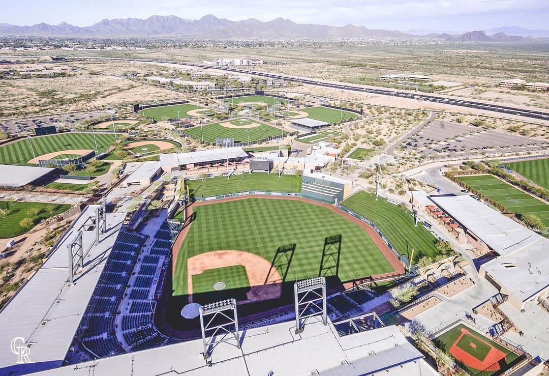 コロラド・ロッキーズのインスタグラム：「0° in Denver, 61° in Scottsdale, counting down the days! ☀️🌵⚾️🔜」