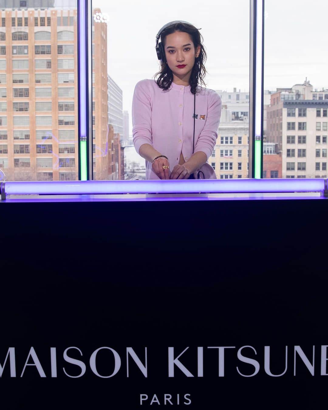 Fashion Weekのインスタグラム：「Kick-off #NYFW with @MaisonKitsune’s live DJ set from @IMGModels’ @MonaMatsuoka, live at @SpringStudios with production by @IMGFocus. Photos by @FrankHolliday⁠⁠」