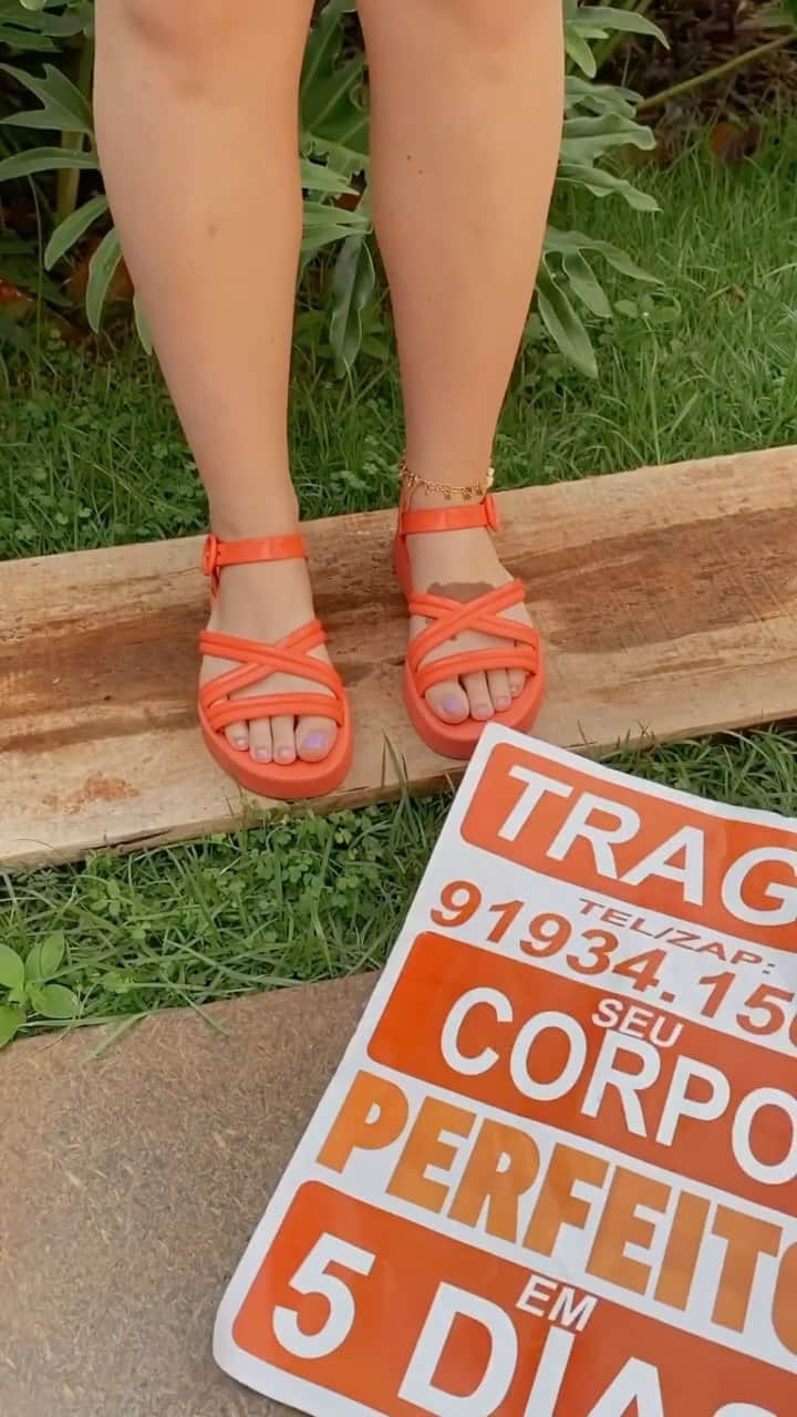 のインスタグラム：「A gente tá super empolgadas pra contar a novidade do nosso #CarnaZaxy! Fechamos uma parceria com um time de sucesso pra refletir nesse feriadão sobre o nosso corpo, autoestima e alegria de viver bem do jeitinho que somos! Fica de olho no nosso perfil e no perfil das maravilhosas @juliacforti, @nathfinancas, @lobomari e @kerenpaiva pra acompanhar tudinho! #CarnavalDentroDeMim #ProjetoVerãoComAJulia​」