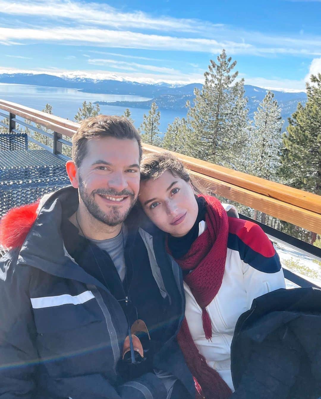 ジェシカ・ジェーン・クレメントのインスタグラム：「Light of my life, I’m excited for a lifetime more of Valentine’s days with you 💕」