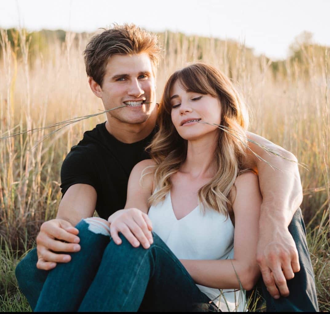 セージ・ノースカットのインスタグラム：「Happy Valentine’s Day to my beautiful wife @realamandaleigh I Love you ya big goof ball」