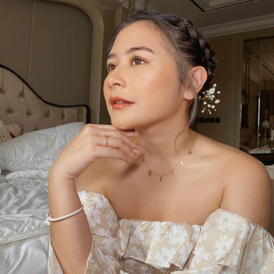 Prilly Latuconsinaさんのインスタグラム写真 - (Prilly LatuconsinaInstagram)「i want to see me from your point of view.」2月15日 11時49分 - prillylatuconsina96