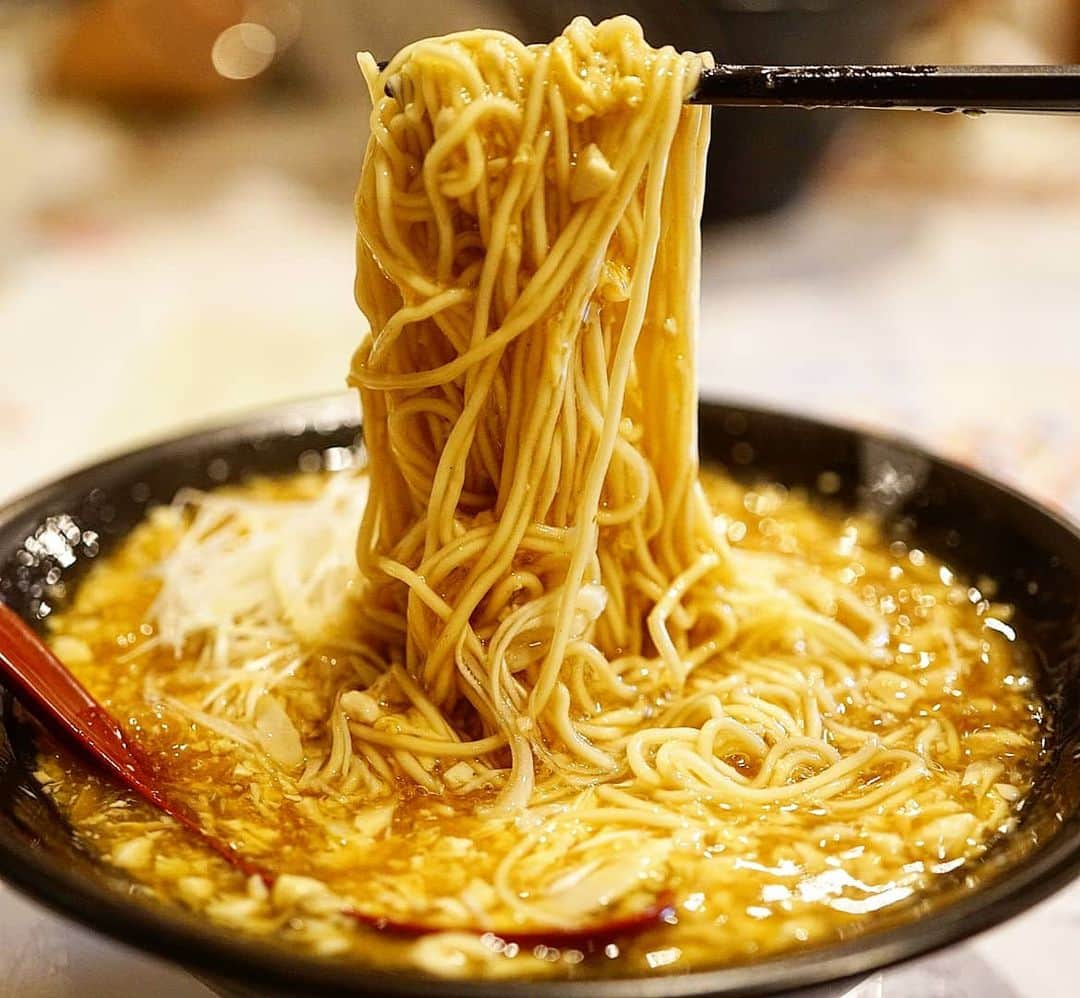 石関友梨さんのインスタグラム写真 - (石関友梨Instagram)「酸辣湯麺と坦々麺✨見た目シンプルだけどめちゃくちゃ美味しい！  見た目がシンプルだから美味しいのか( ﾟ∀ ﾟ)💡  #きんとうん #坦々麺専門店 #群馬ラーメン #坦々麺 #酸辣湯麺 #高崎グルメ #群馬ランチ #食べ歩き #また行きたいお店」2月15日 11時51分 - yurimorico