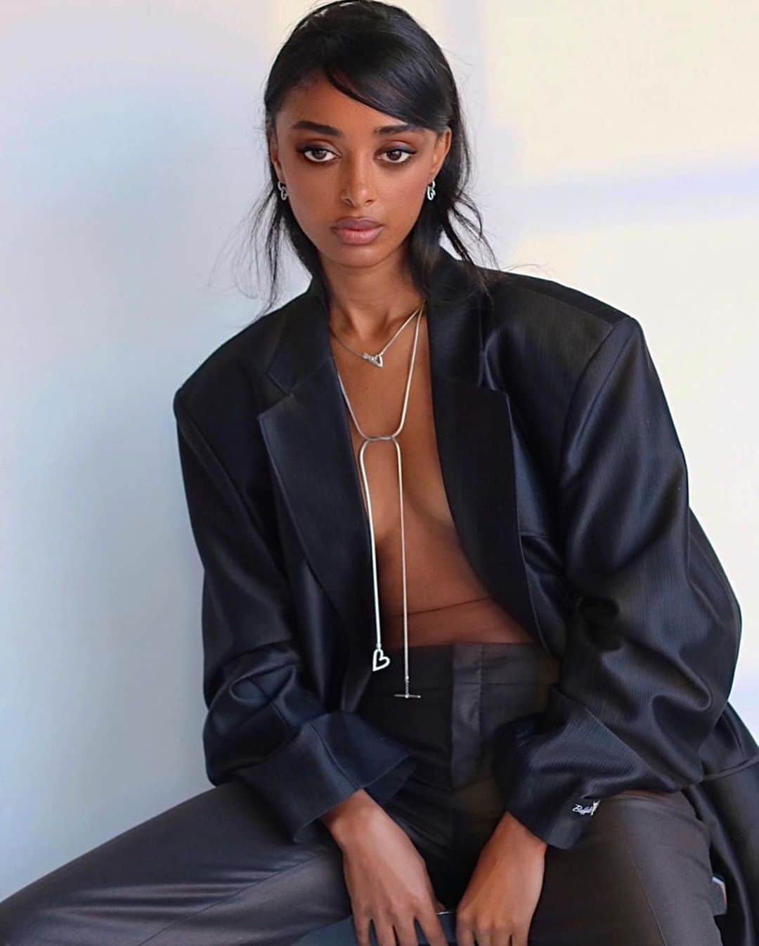 ジョン ハーディーのインスタグラム：「Before you love anyone else, love yourself. @frezarr wears emblems of self-love and empowerment from our Mad Love Collection—link in bio to shop.  #JohnHardy #WithMadLove」