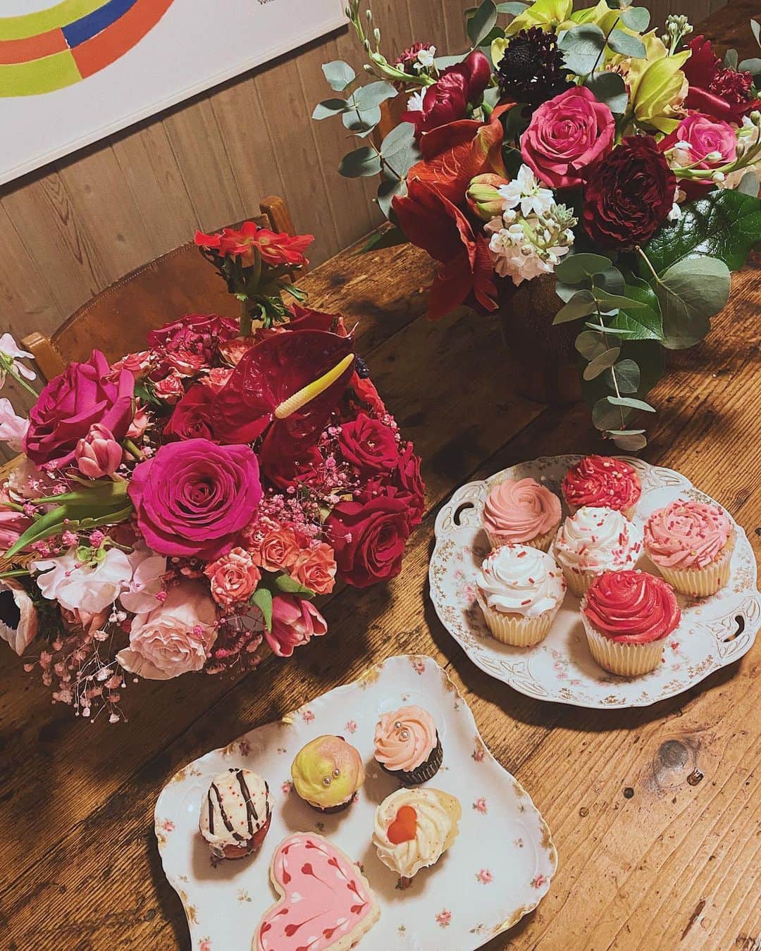 ダニジョーのインスタグラム：「Valentine’s Day vibes 💕」