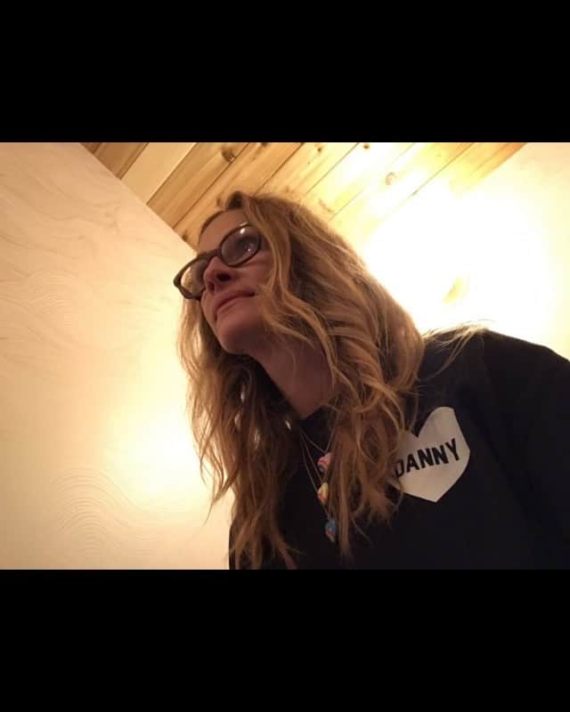 ジュリア・ロバーツのインスタグラム：「💞💞💞」