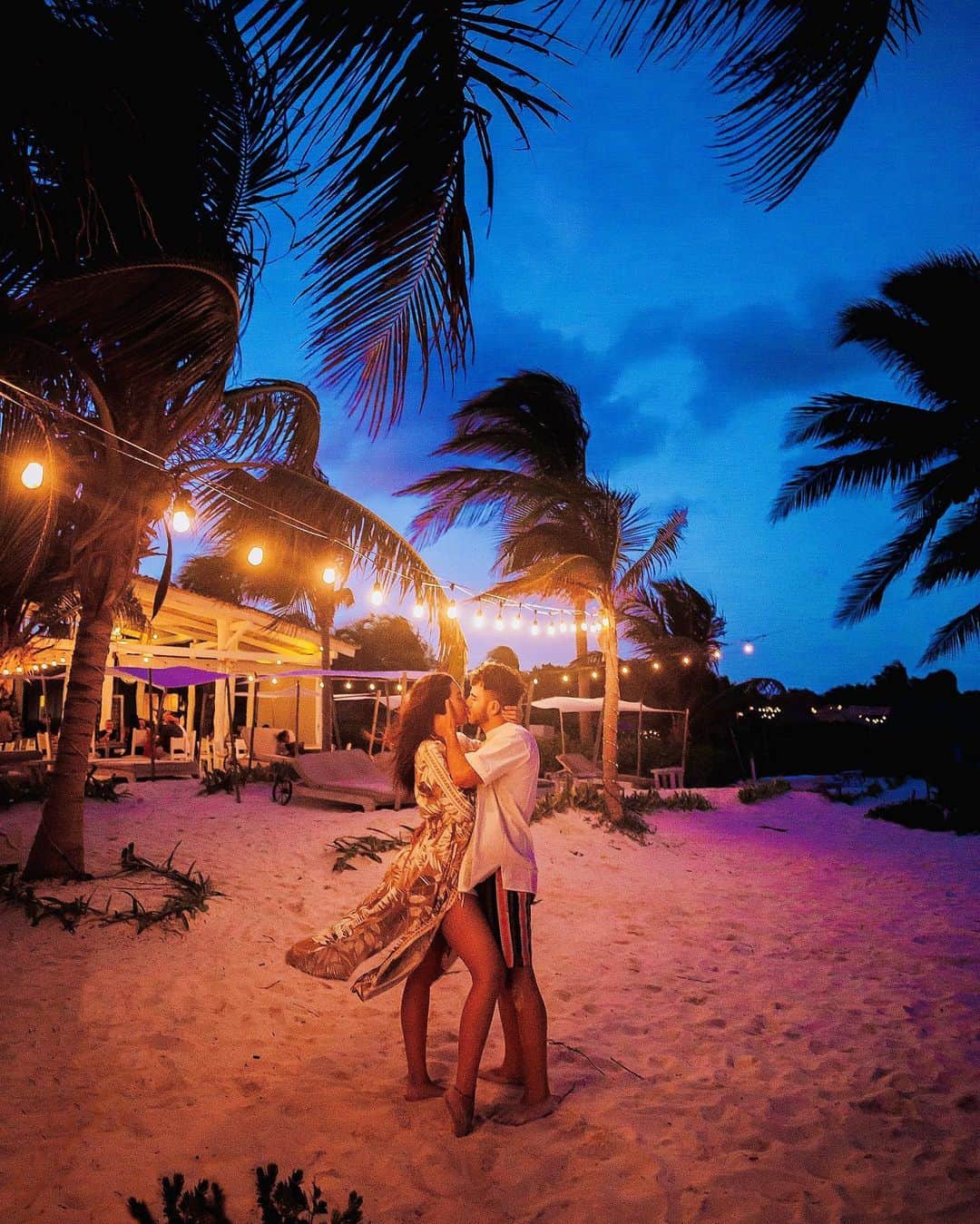 Sebastián Villalobosのインスタグラム：「Mi Marte, aterrizar en ti es sin duda alguna el mejor de todos mis viajes, Happy Valentine’s Day ! ❤️」