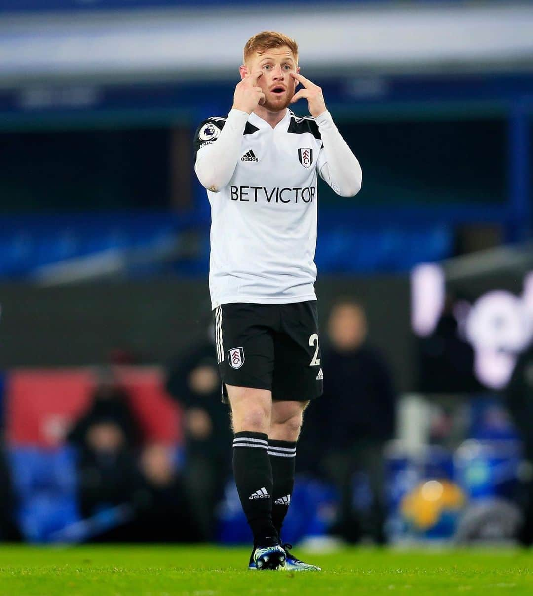 ハリソン・リードさんのインスタグラム写真 - (ハリソン・リードInstagram)「Big away win tonight. Proud of the team, we will keep fighting! Let’s go @fulhamfc ⚪️⚫️」2月15日 7時21分 - harrisonreed