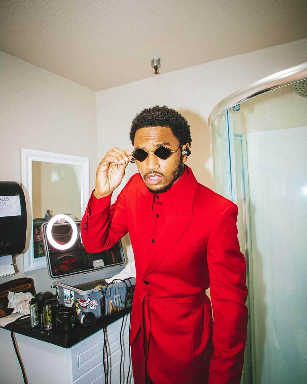 トレイ・ソングスさんのインスタグラム写真 - (トレイ・ソングスInstagram)「1 or 2? (I like 1) 😎」2月15日 7時26分 - treysongz