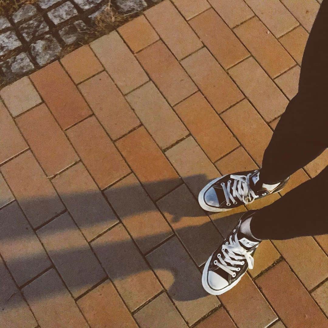川崎優さんのインスタグラム写真 - (川崎優Instagram)「. . てくてく運動😷 楽しいはなしは尽きませぬ〜 . . #笑いすぎ #内容おぼえてないよう #覚えてないばいたー #3時間歩いてグッスリ」2月15日 7時34分 - yuu__noir