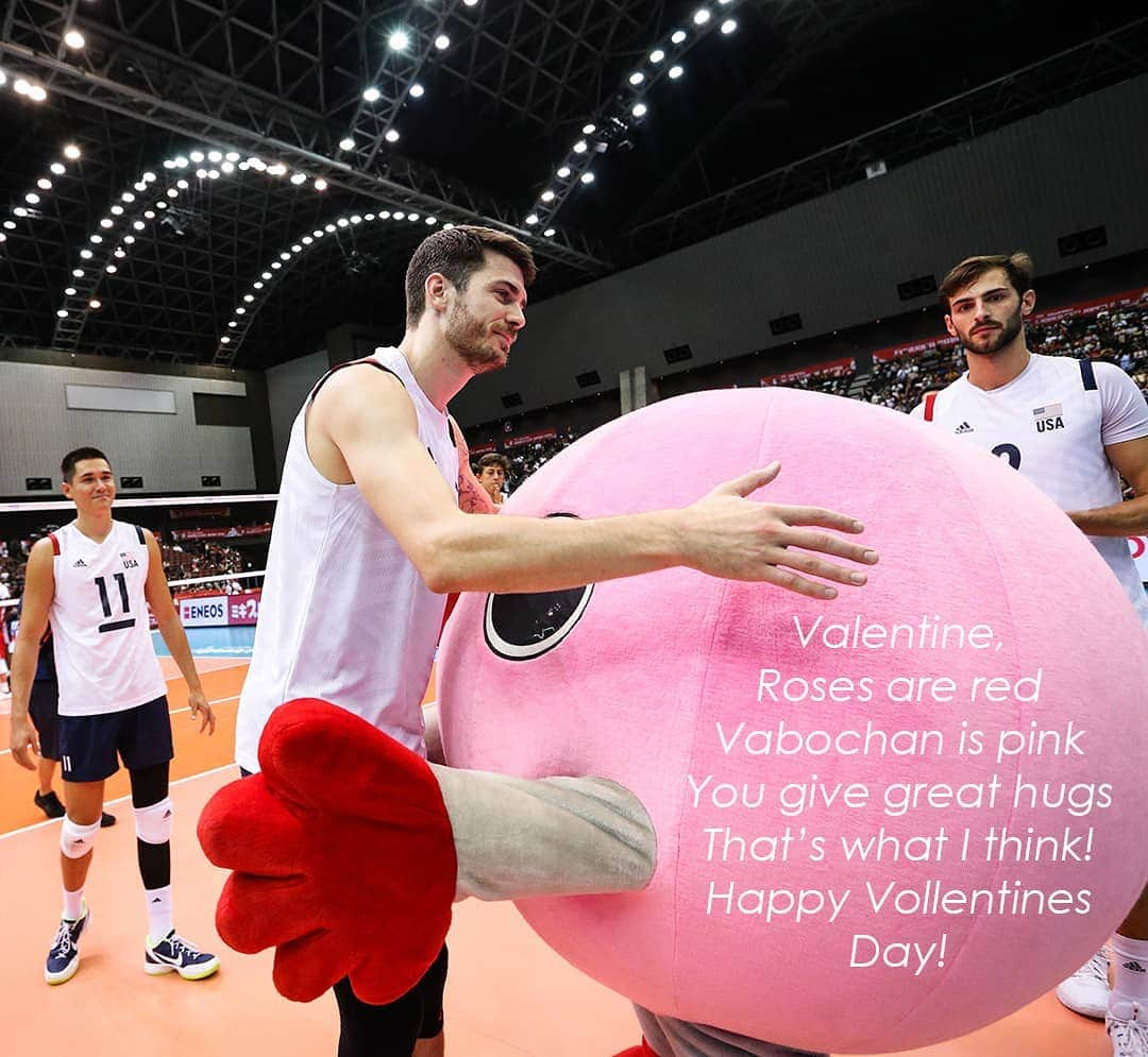 USA Volleyballさんのインスタグラム写真 - (USA VolleyballInstagram)「Who would get this Vollentine 🏐 from you? 💝」2月15日 8時14分 - usavolleyball