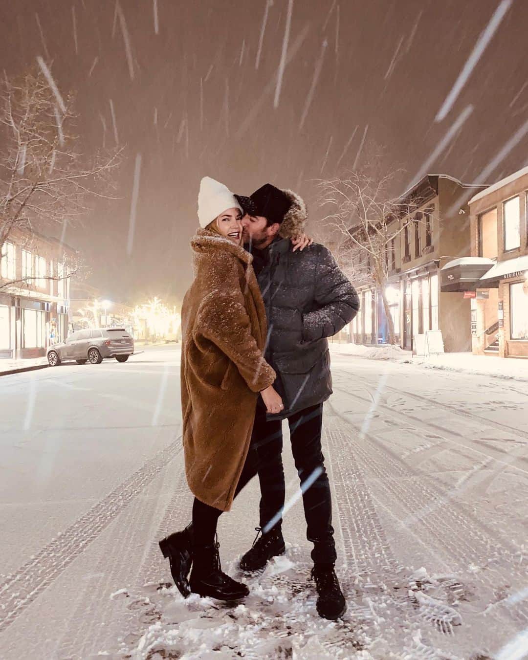 トリ・プラバーのインスタグラム：「This guy🤍 @markbirnbaum  My forever and ever Valentine」