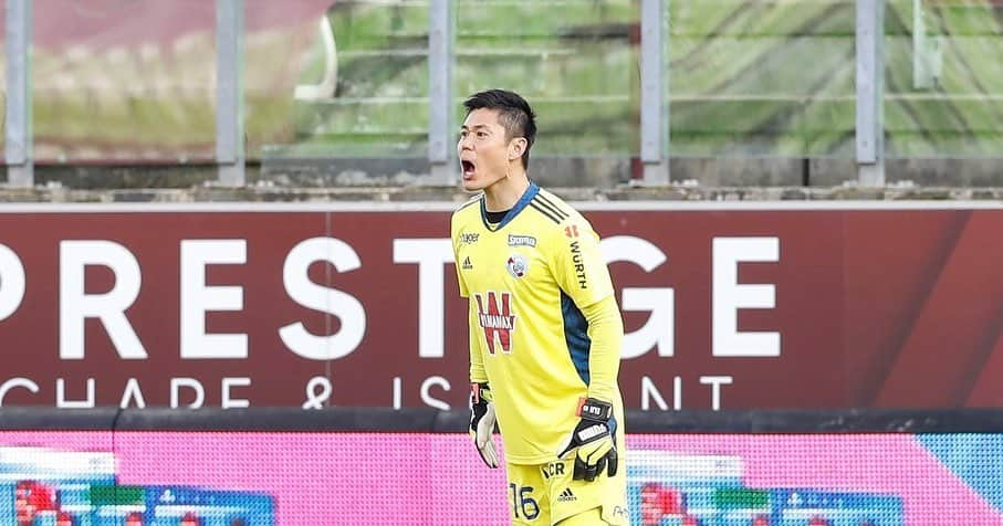 川島永嗣さんのインスタグラム写真 - (川島永嗣Instagram)「Une victoire très important pour le colour du @rcsa 🔵⚪️ après 13ans!!!!  古巣メス相手に13年ぶりのダービーを勝利で飾る事柄できました。メスで過ごした2年間の思い出は一杯。僕にとっては特別なダービーでした。  #rc#strasbourg#fcmetz#ligue1ubereats#france#le#derby#particulier#pour#moi#特別なダービー#息子が歩き始めた土地で」2月15日 8時31分 - eijikawashima01