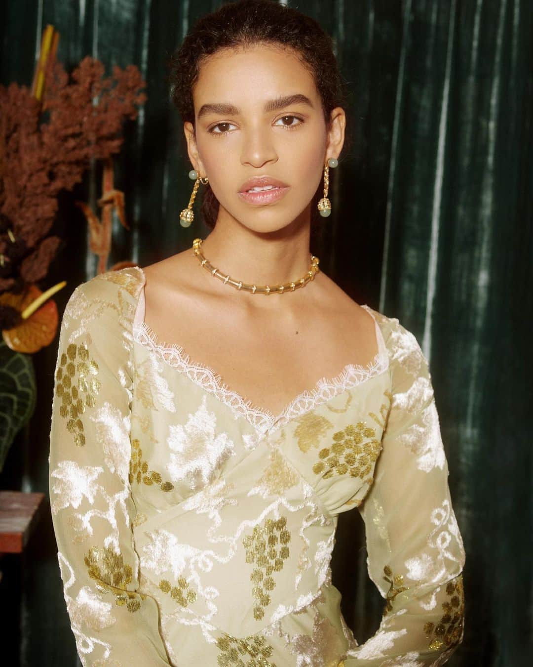 Fashion Weekのインスタグラム：「Designer Alexandra O'Neill on @Markarian's newest collection: "For AW21, I looked to Ovid’s Metamorphoses for inspiration. I have always loved ancient Roman art, architecture, and literature." Tap the link in bio to find the full collection filled with multidimensional fabrics, draped silhouettes, and structured column-like details perfect for #ValentinesDay. ❤️ #NYFW」
