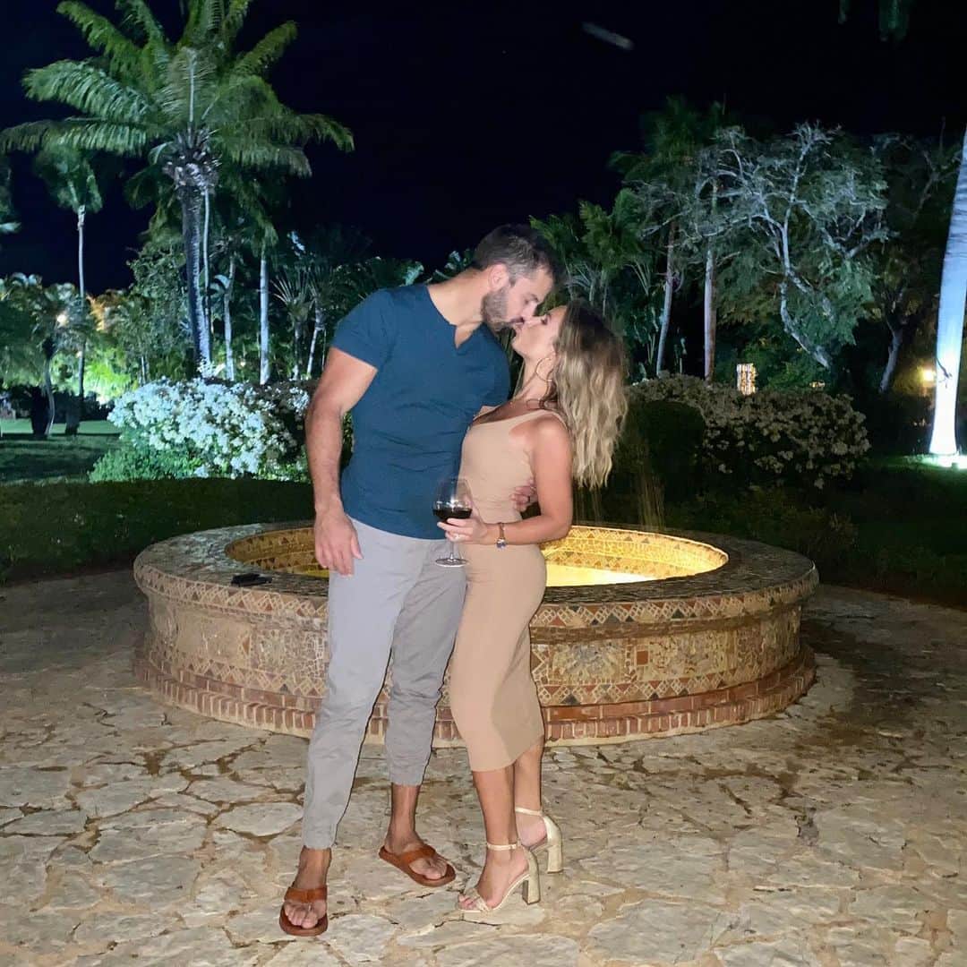 のインスタグラム：「My Valentine, Mi Amor! ❤️」