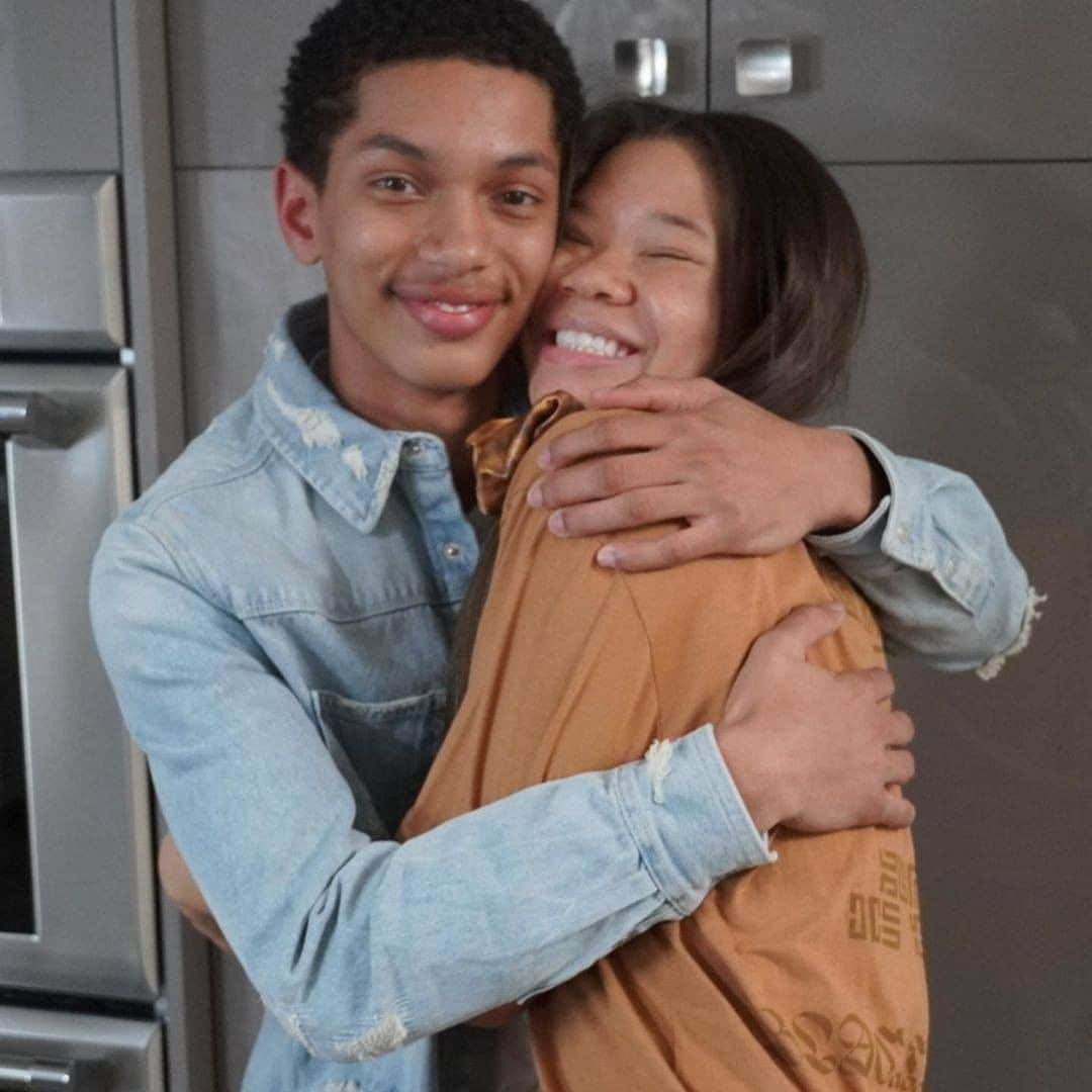 MTVさんのインスタグラム写真 - (MTVInstagram)「Gotta celebrate the power of Black love this Valentine's Day with some stellar couples 🥰💛 #BlackHistoryNow」2月15日 9時00分 - mtv