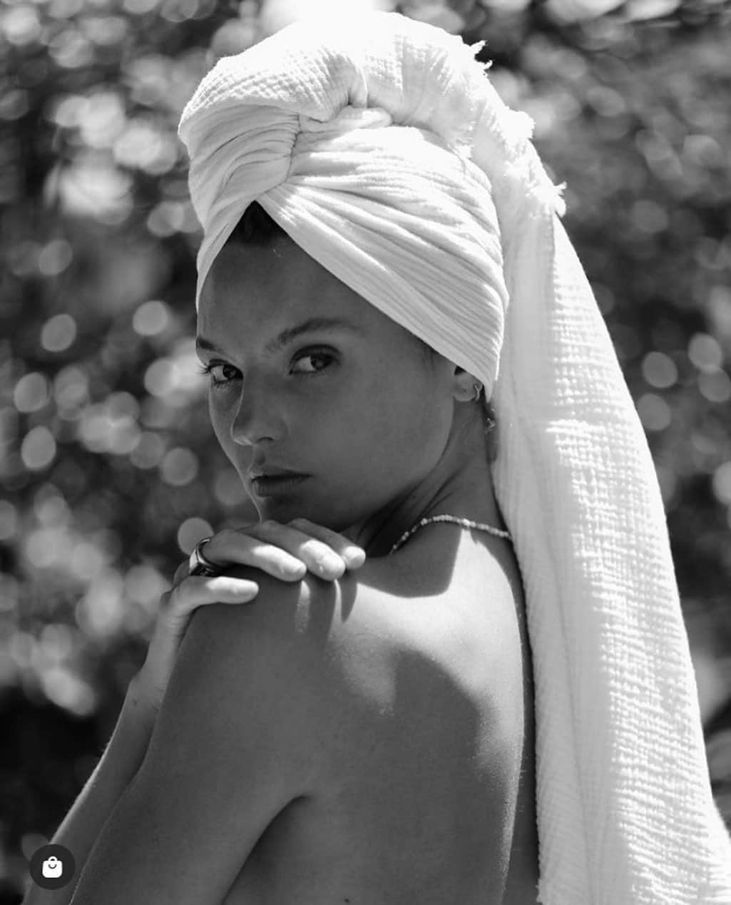 モンタナ・コックスのインスタグラム：「🧖🏽‍♂️」