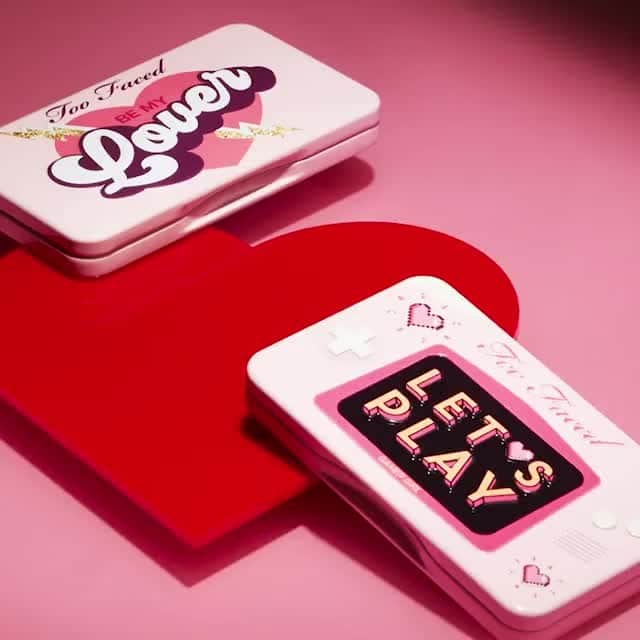 Too Facedのインスタグラム：「Our love language is Mini Eye Shadow Palettes 😍 Shop our Be My Lover Mini Palette and Let's Play Mini Palette @douglas_cosmetics! ❤️ #regram #toofaced #tfcrueltyfree」