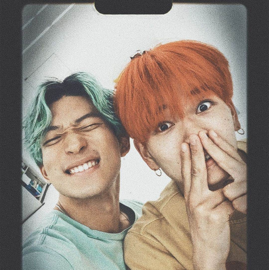 古幡亮（WATWING）のインスタグラム：「Happy Asahi's Day🧡 #おめでとう#まいぶろ #グラノーラズ ←懐かしい笑 #97line組 #ではない #丑年組 #ではない #同い年なのにくくり方むずいんだよ！！！笑 #WATWING最年長組 #結果これしか思いつかなかった」